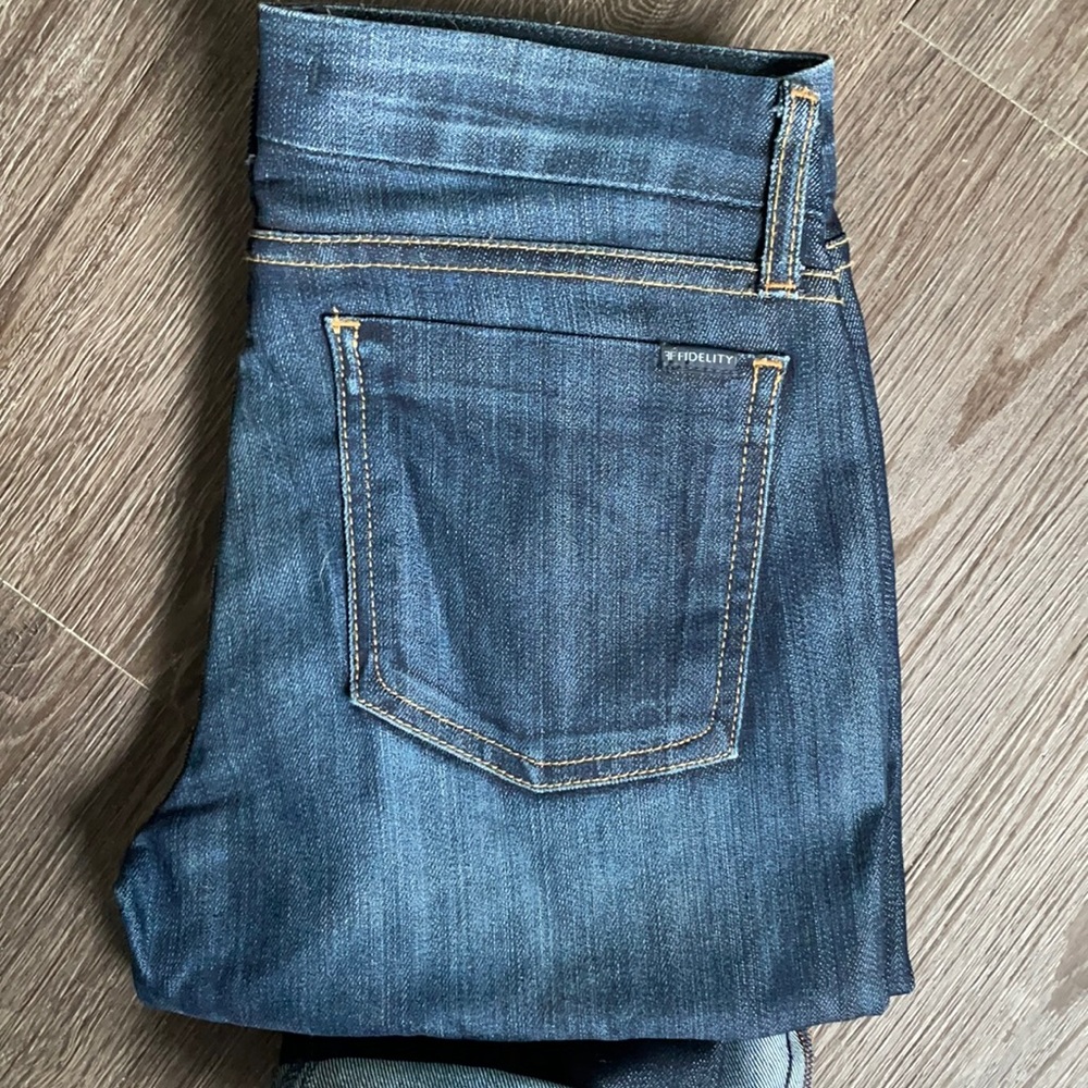 Fidelity Rev mid rise straight Jean NWOT